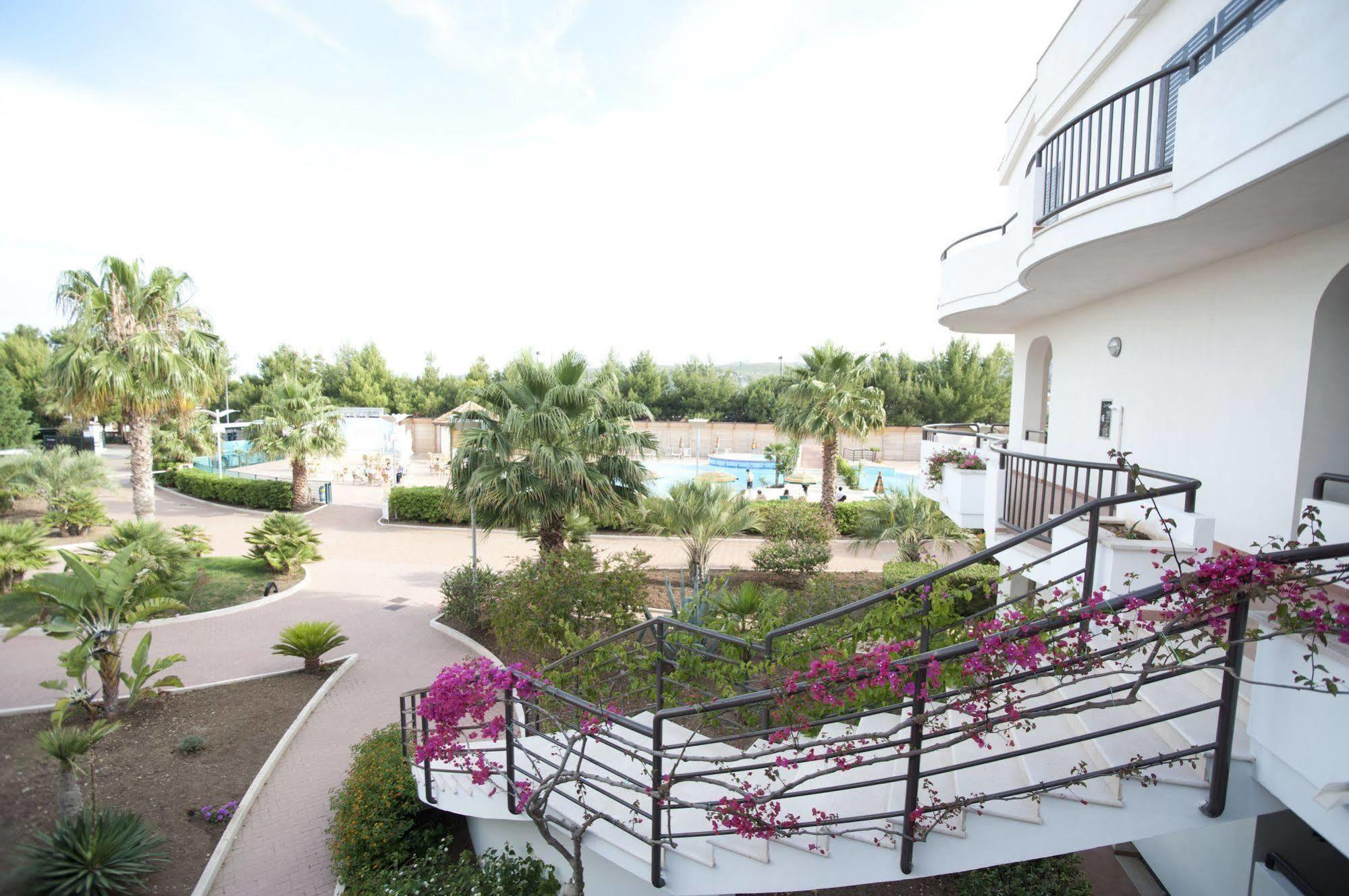 Oasiclub Hotel Vieste Exterior photo